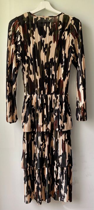 Vestido Zara midi plisado con etiquetas talla M