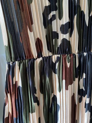 Vestido Zara midi plisado con etiquetas talla M