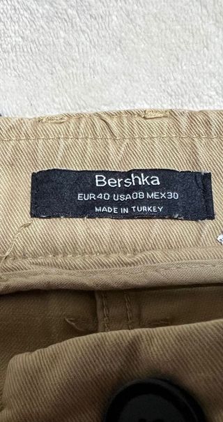 Pantalón beige estilo jogger