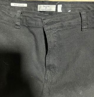 Pantalón pitillo negro