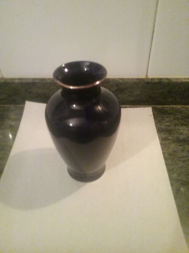 JARRÓN PEQUEÑ0 PINTADO A MANO.TAYWAN .