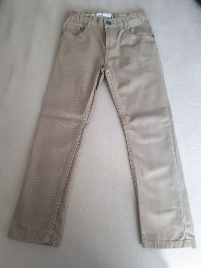 Pantalón beige niño t6