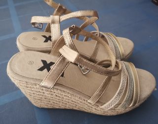 Sandalias doradas