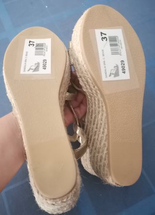 Sandalias doradas