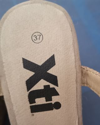 Sandalias doradas