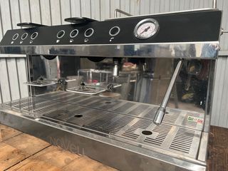 Cafetera industrial de cápsulas Novell.