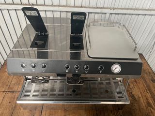 Cafetera industrial de cápsulas Novell.