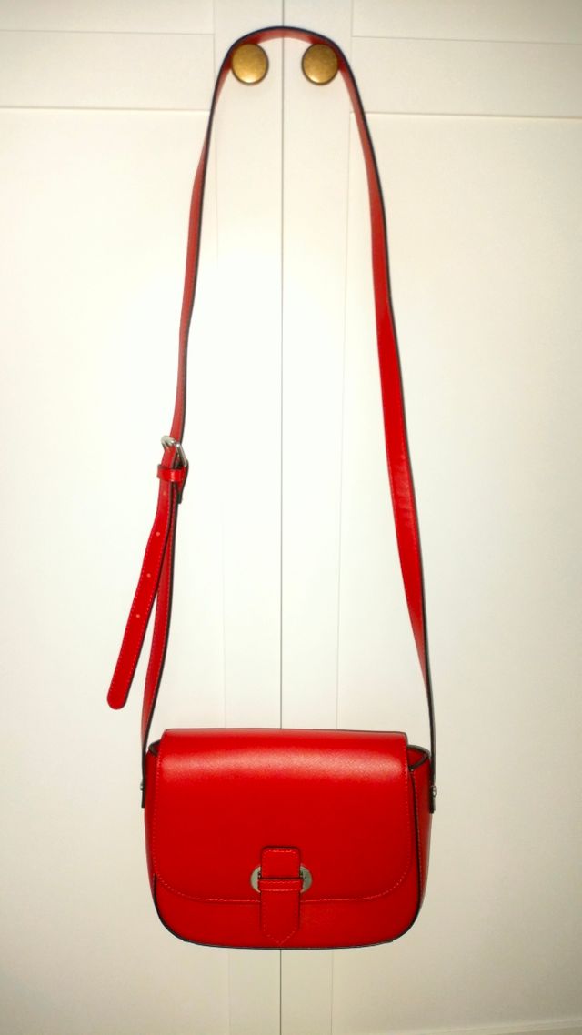 Bolso rojo C&A