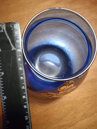 Vaso azzurro con rosa di argento 925%