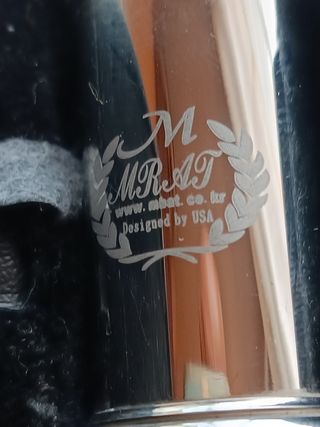 flauta travesera plateada