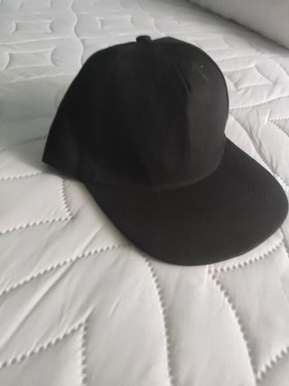 Gorra ancha negra 