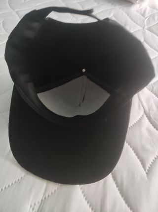 Gorra ancha negra 