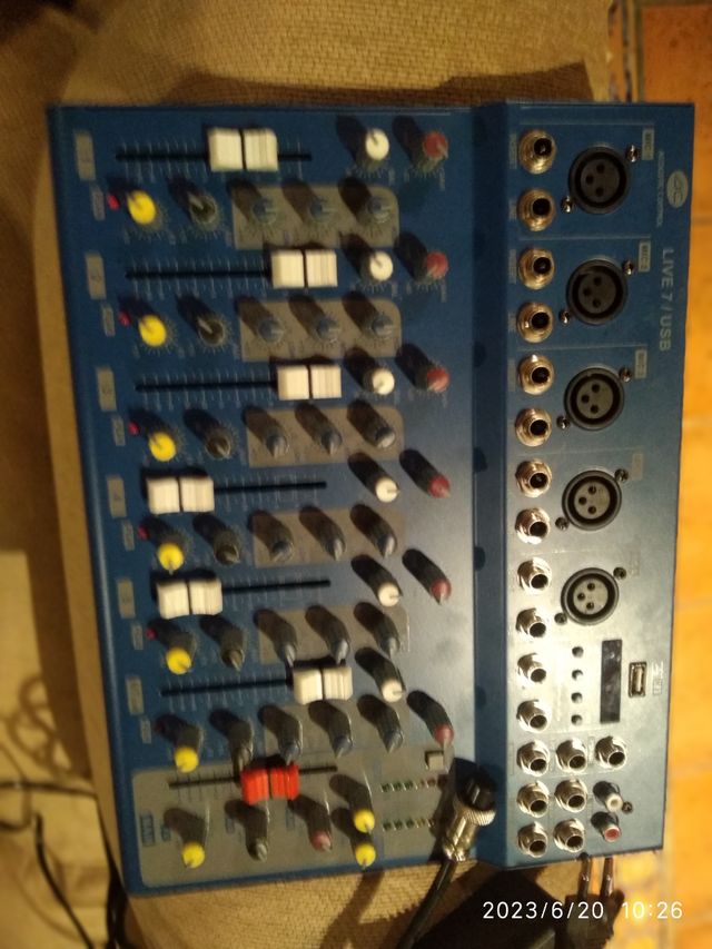 Mesas de mezclas y micro