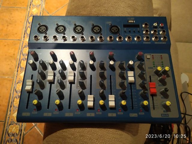 Mesas de mezclas y micro