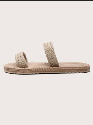 Chanclas con tiras de paja