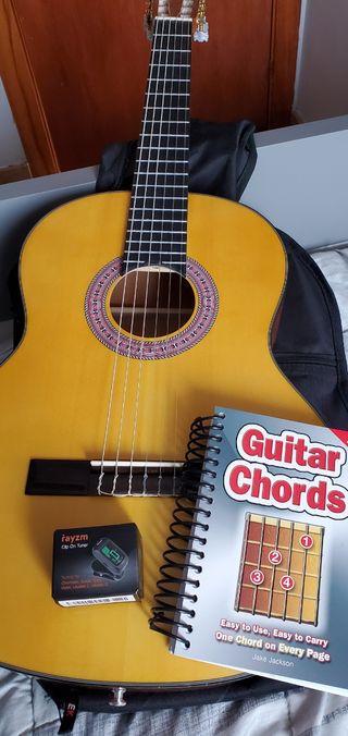 Guitarra española +Sintonizador+GUITAR CHORDS 