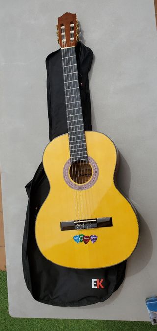 Guitarra española +Sintonizador+GUITAR CHORDS 