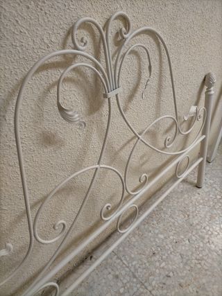 Cabecero nuevo de forja ( exposición)