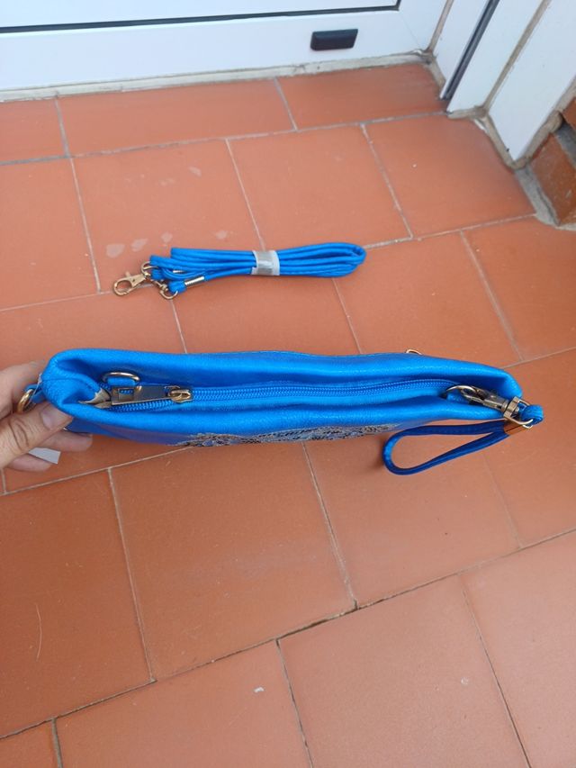 Bolso de mano con dos correas