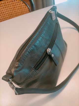 Bolso de cuero negro