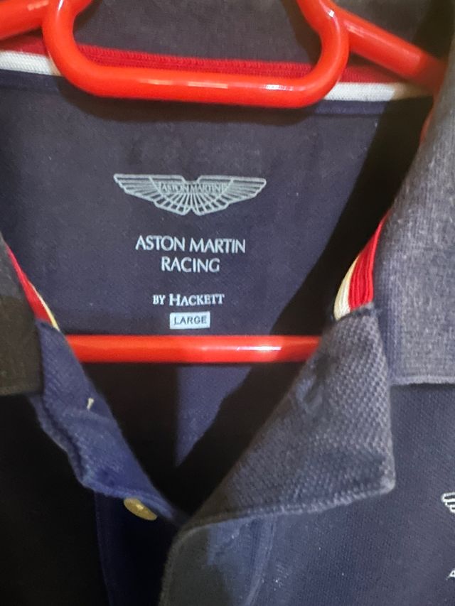 Lote 2 polos uno tallaL y otro XL