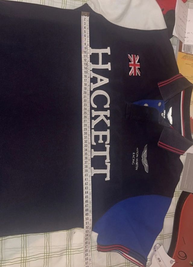 Lote 2 polos uno tallaL y otro XL