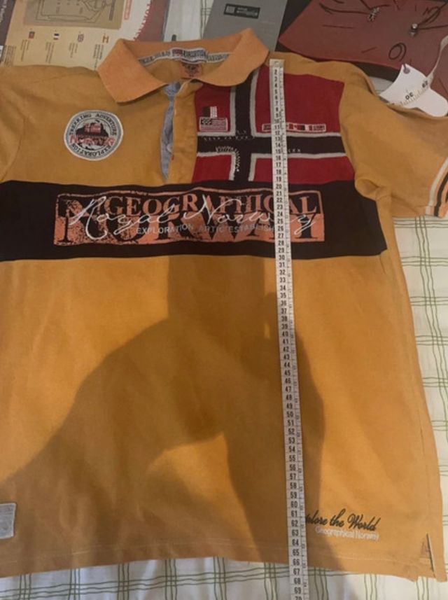 Lote 2 polos uno tallaL y otro XL