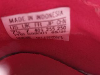 Se venden botas de fútbol adidas