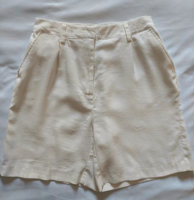 Bermuda mujer color crema