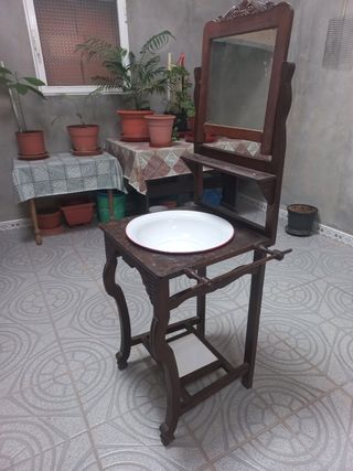 Mueble lavabo antiguo