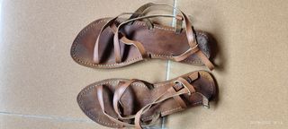 Sandalias romanas d piel