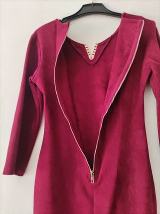 Vestido de antelina granate, S.