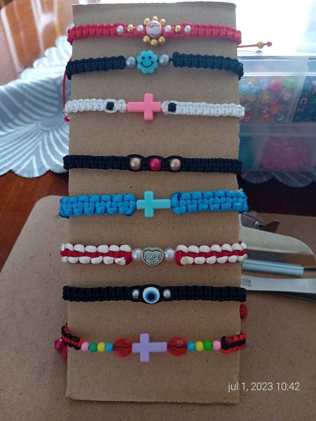 Pulseras,llaveros...personalizados 