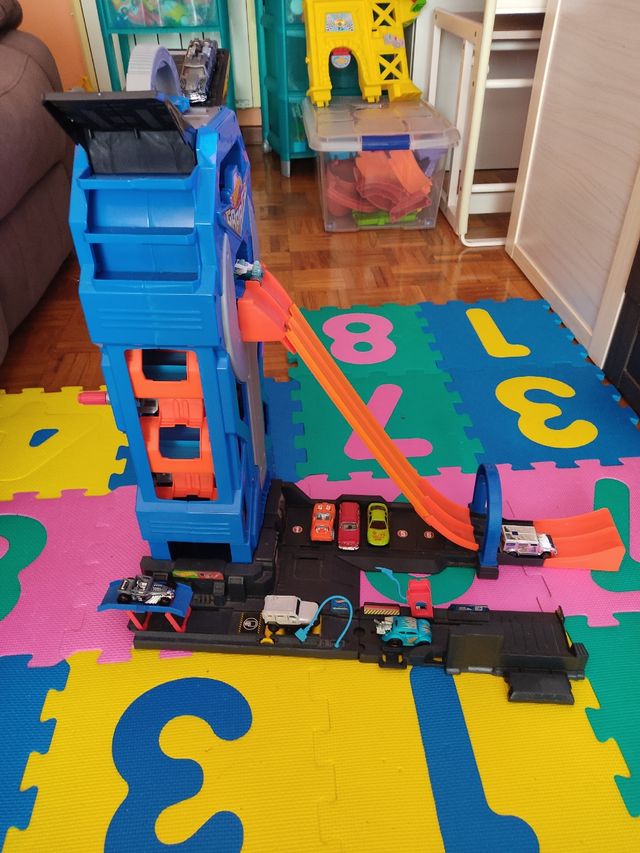 Mega garaje HOTWEELS