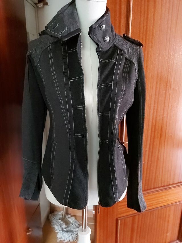 chaqueta de medio tiempo