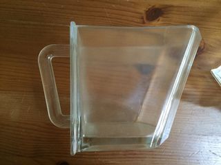 Caja de madera con 5 verteros de cristal