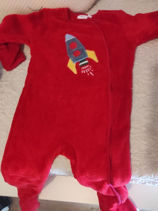 pijama Invierno 2 piezas. Talla 18-24 meses