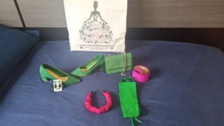 Vestido de fiesta, zapato, bolso y accesorios