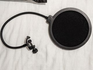 Micrófono Neewer NW-700 + brazo + antipop + cable