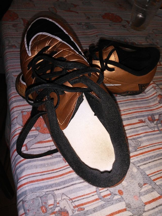 se venden botas d futbol nike