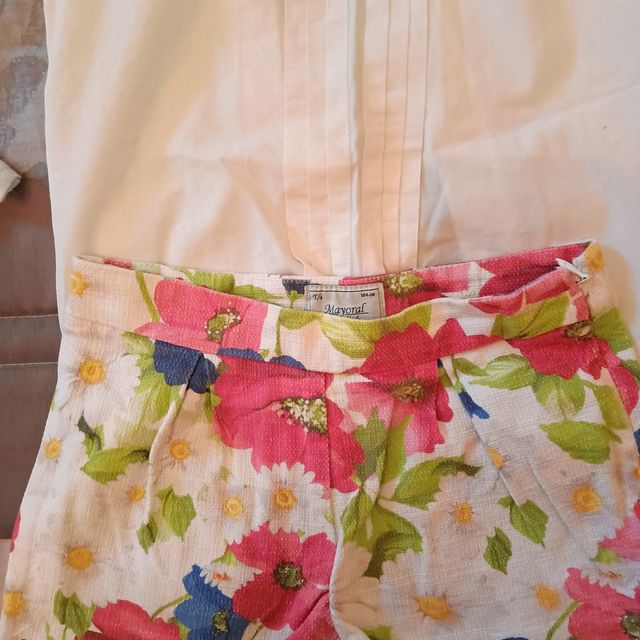 short pantalón corto y camiseta talla 4