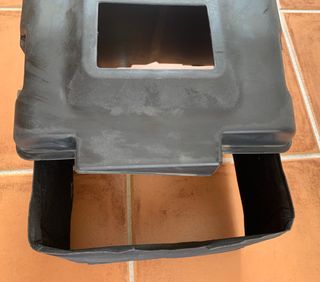Tapa bandeja caja bateria 