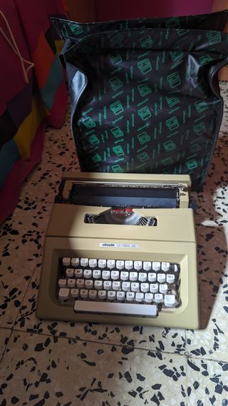 maquina de escribir olivetti lettera 25
