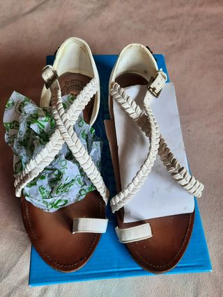 Sandalias semi-Nuevas CHIKA10 37