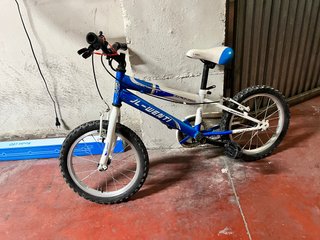 Se vende bicicleta para niño de 4/7 años