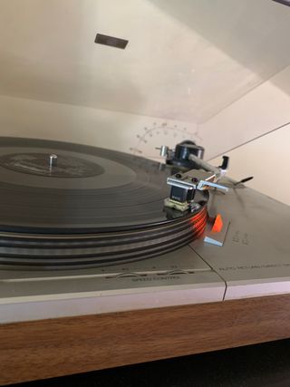 Tocadiscos Sanyo TP1012UM