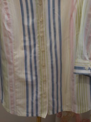 Blusa T. 44 con mucho estilo y manga larga