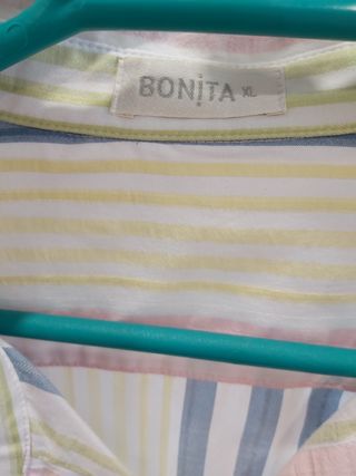 Blusa T. 44 con mucho estilo y manga larga