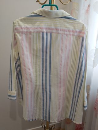 Blusa T. 44 con mucho estilo y manga larga