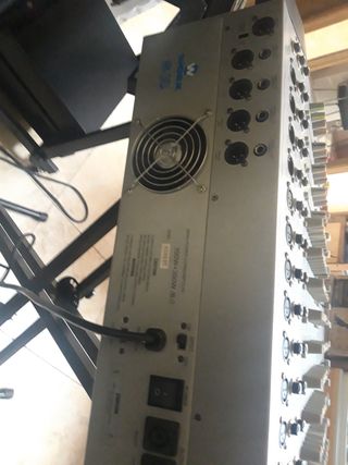 Mesa mezclas autoamplificada Marca Work